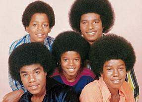 Michael inicia sua carreira aos 5 anos, ao lado de seus irmãos no Grupo Jackson Five