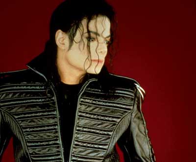 Michael Jackson, uma imagem de mega astro mundial e também de uma vida cheia de tristes recordações