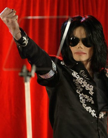 Em março deste ano, Michael faz sua última aparição, em entrevista relacionada a sua turnê em Londres, no mês de julho.